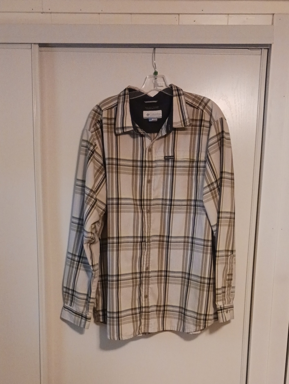 Columbia Men's Beige and Olive Plaid Button-Down Shirt